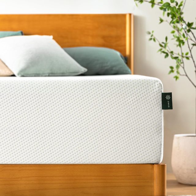 Zinus 12" Green Tea Memory Foam Mattress (Queen)